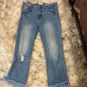Stylish Blue Frayed Hem Women Jeans